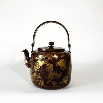 Bak - Koper - 1920-1930 - Gilded Floral Mizutsugi, Antiek en Kunst