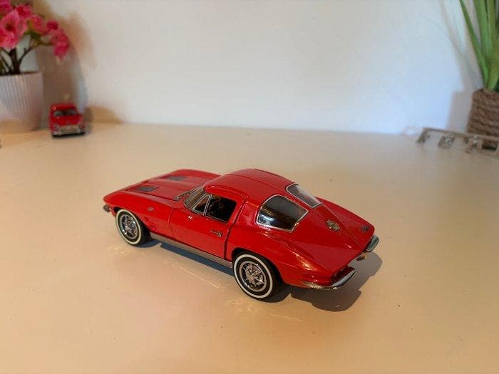 Franklin Mint 1:24 - Modelauto - 1963 Corvette Stingray, Hobby & Loisirs créatifs, Voitures miniatures | 1:5 à 1:12