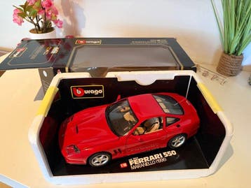 Bburago 1:18 - Modelauto - Ferrari 550 Maranello (1996), Nieuw