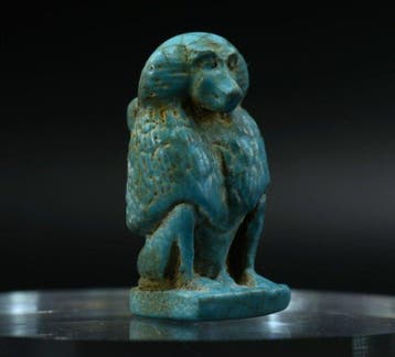 Oud-Egyptisch Gehurkte bavian amulet van God Thoth - 30 mm