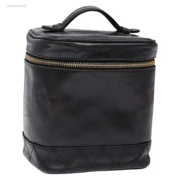 Chanel - €2400,00 - Vanity pouch Chanel Vanity..., Handtassen en Accessoires, Tassen | Damestassen, Nieuw