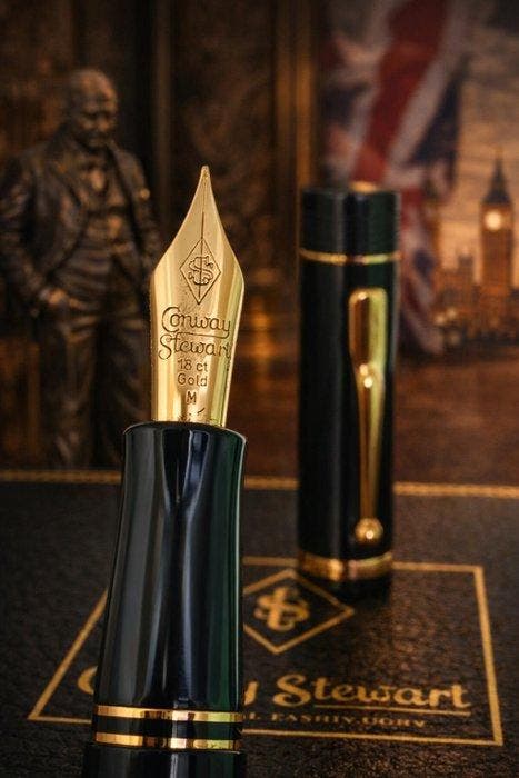 Conway Stewart - Churchill Limited Edition Fountain Pen &, Verzamelen, Pennenverzamelingen
