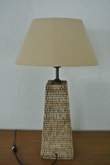 Lampe de table - forme pyramidale - Rotin, Textile -