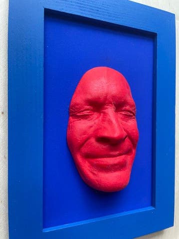 gregos - Red smile on blue background-blue frame