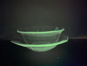 Kristalunie Maastricht - Bol (2) - Lumina - uranium, Antiquités & Art