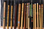16 Japanse en Chinese kalligrafiepensels met bamboe
