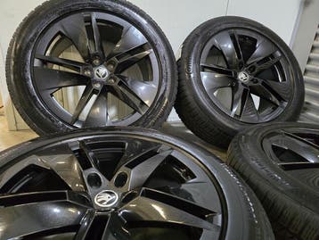Skoda Enyac VW ID4,5, 7, Buzz Audi Q4 19 inch winterbanden, Autos : Pièces & Accessoires, Verzenden, Banden en Velgen