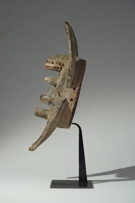 Een houten masker - Kroumain - Ivoorkust (Zonder, Antiek en Kunst, Kunst | Niet-Westerse kunst