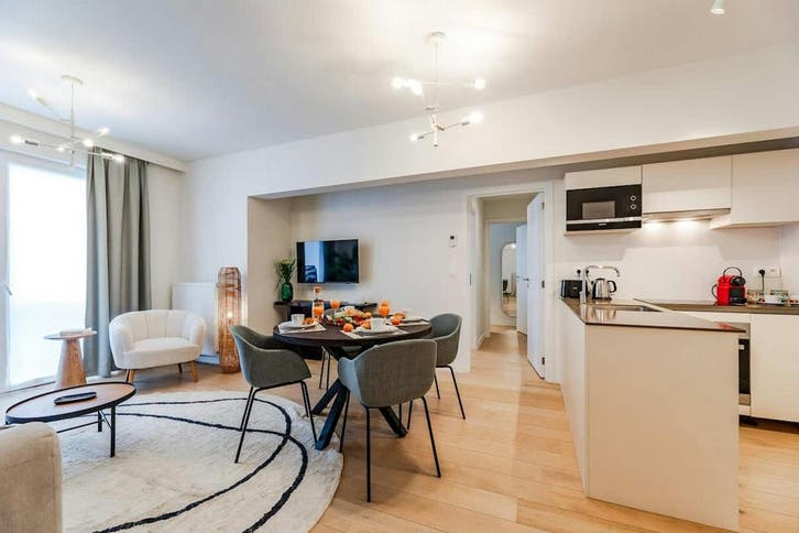 Appartement aan Boulevard Auguste Reyers, Schaerbeek, Immo, Appartementen en Studio's te huur, 50 m² of meer