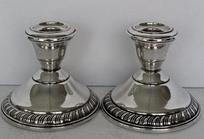 WALLACE - Kaarsenhouder Sterling zilveren kandelaars (2) -, Antiek en Kunst, Antiek | Zilver en Goud