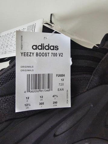 Adidas - Yeezy Boost 700 V2 - Sneakers - Maat: EU 47 - Nieuw