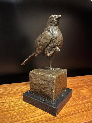 Milo (1910-1978) - sculptuur, Vogel op één pootje - 20 cm -