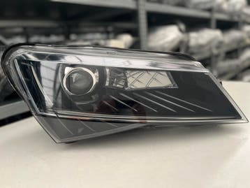 SKODA SUPERB 3 XENON KL KOPLAMP RECHTS 3V1941016A, Autos : Pièces & Accessoires, Verzenden