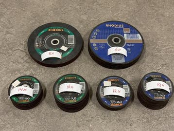 Veiling - Rhodius doorslijp- en afbraamschijven set 75-delig, Doe-het-zelf en Bouw, Gereedschap | Slijpmachines, Nieuw