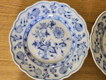 Stadt Meissen - Zwiebelmuster / Blue Onion Breakfast Plates
