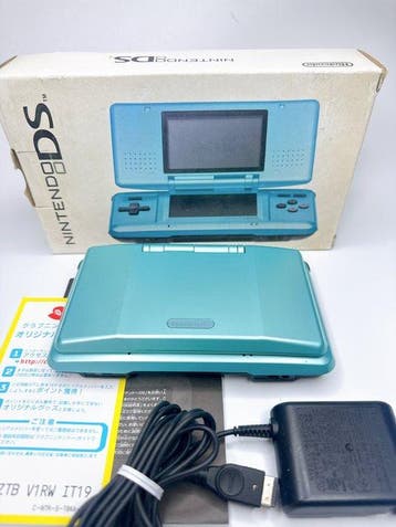 Nintendo - Nintendo DS Turquoise Blue Console Boxed Charger, Games en Spelcomputers, Nieuw