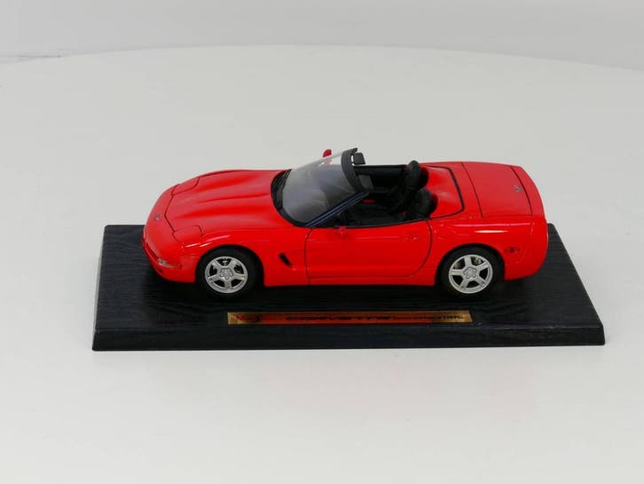 Schaal 1:18 Maisto Chevrolet Convertible 1998 #2357, Hobby & Loisirs créatifs, Voitures miniatures | 1:18, Enlèvement ou Envoi