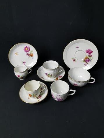 KPM - Fiori - Tazza da caffè/tè in porcellana - XX secolo -, Antiek en Kunst
