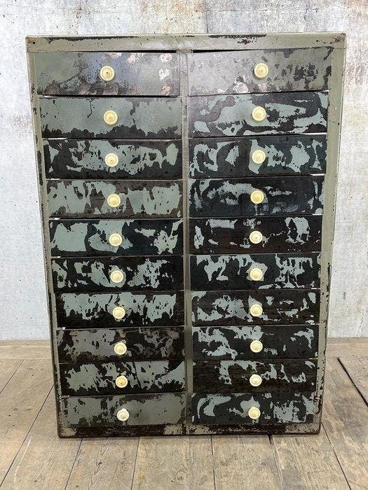 Kabinet - Staal - Industrial steel filing cabinet, Antiek en Kunst, Antiek | Wandborden en Tegels