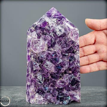 Amethyst Obelisk – Krachtsteen van helderheid en