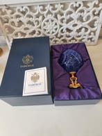 Œuf Fabergé - Oeuf en cristal bleu cobalt Fabergé style, Antiquités & Art