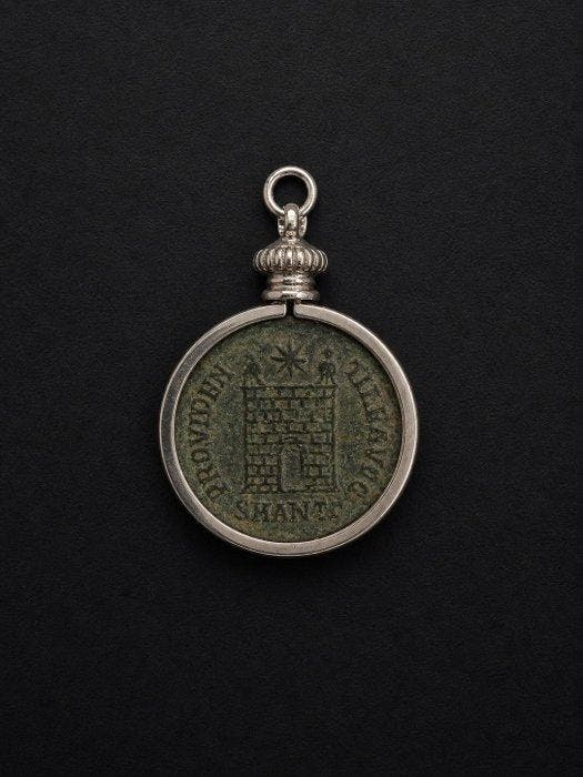 Romain antique, Empire Bronze Pendentif en forme de monnaie, Verzamelen, Mineralen en Fossielen