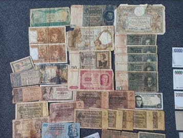 Wereld. - 82 Banknotes - Various Dates (Zonder minimumprijs)
