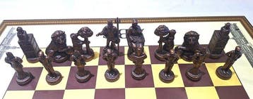 Schaakspel - Vintage schaak met figuren uit Madrid, gegoten