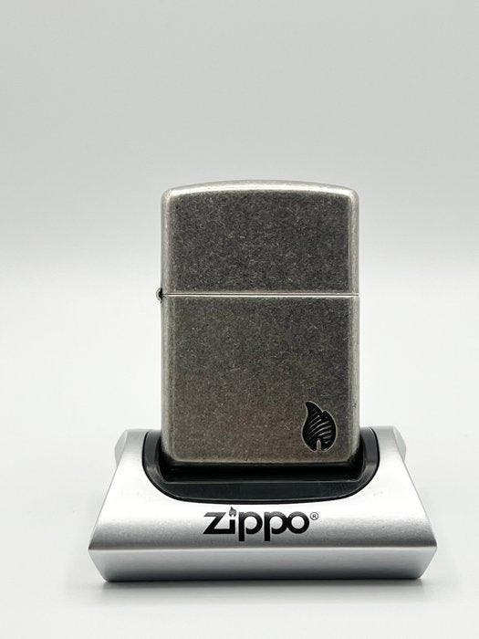 Zippo - Antique Silver Plate / Armor Case / Flame Emblem -, Collections, Articles de fumeurs, Briquets & Boîtes d'allumettes