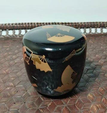 Caddy à thé japonais vintage en bois laqué (chazutsu) avec