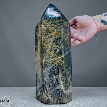 Exclusieve maansteenobelisk – indrukwekkend natuurkunstwerk