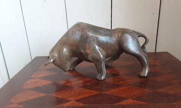 P. Chenet - Figure - Stier - 23 cm - Bronze