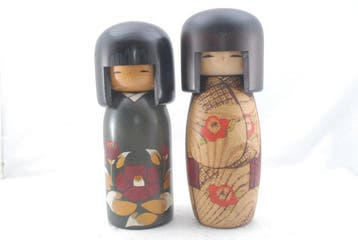 Set van 2 Japanse traditionele Kokeshi-poppen, Usaburo