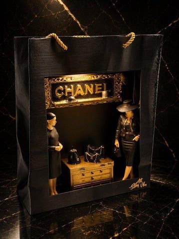 Art Stray-Nos -  Les gardiennes du sac Chanel ...