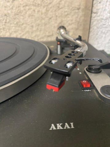 Akai - AP-100C semi-automatique à entraînement par courroie