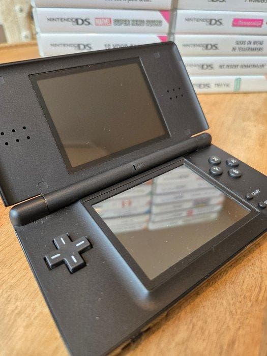 Nintendo - DS lite - Groot lot met 26 games - Pokémon,, Games en Spelcomputers, Spelcomputers | Overige Accessoires