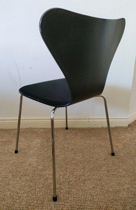 Fritz Hansen - Arne Jacobsen - Chaise - 3107 - Acier, Laine,, Antiquités & Art, Antiquités | Meubles | Chaises & Canapés
