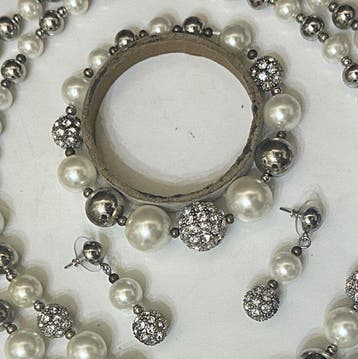 Set van witte parelmoer met Maagd Maria - 3-delige