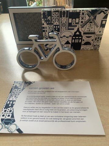 Marcel Wanders - Figuur - miniatuurfiets, 2024 - Porselein