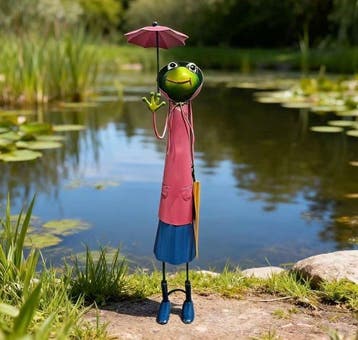 Unknown - Figurine - Frog holding umbrella garden ornament -