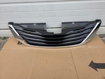 Calandre Toyota Sienna III 2010-2020, Ophalen, Utilisé, Avant, Toyota