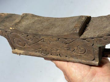 houten neksteun - Ansus-dorp - West-Papoea (Zonder