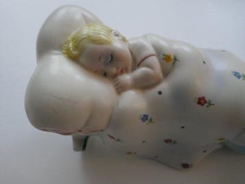 Lenci - sculptuur, Bambini a letto - 6 cm - Terracotta