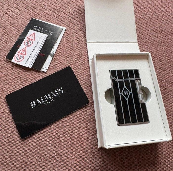 Balmain - Miroir dArgent et Obscurité - Zonder minimumprijs, Collections, Articles de fumeurs, Briquets & Boîtes d'allumettes