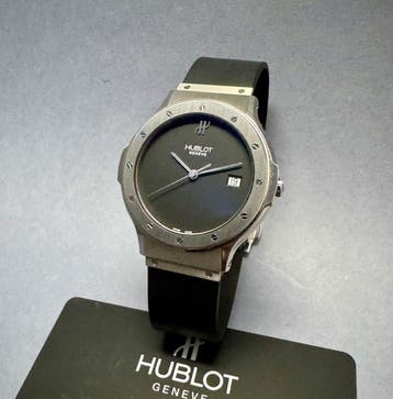 Hublot - classic - B1525.1 - Homme - 2000-2010