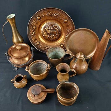 Collection thématique - Vintage - objets artisanaux en