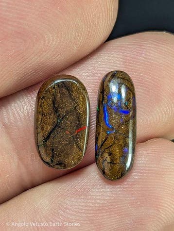 5,93 ct - 2x natuurlijke kostbare Boulderopalen uit