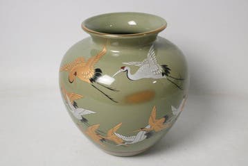 Vase Kutani-yaki à la Grue par Rysen — Grue dorée et