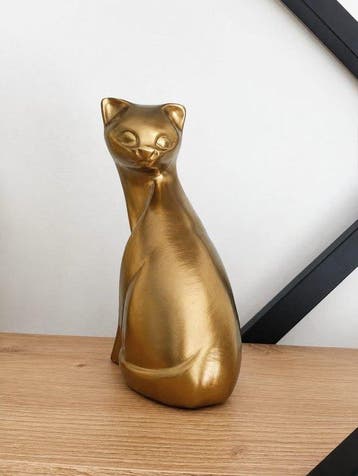 sculptuur, Elegant Golden Cat Figurine Symbolizing Grace and