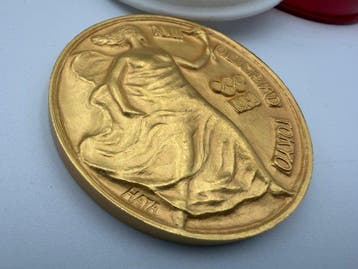 Japan. Vintage Tokyo 1964 Olympic Commemorative Table Medal
